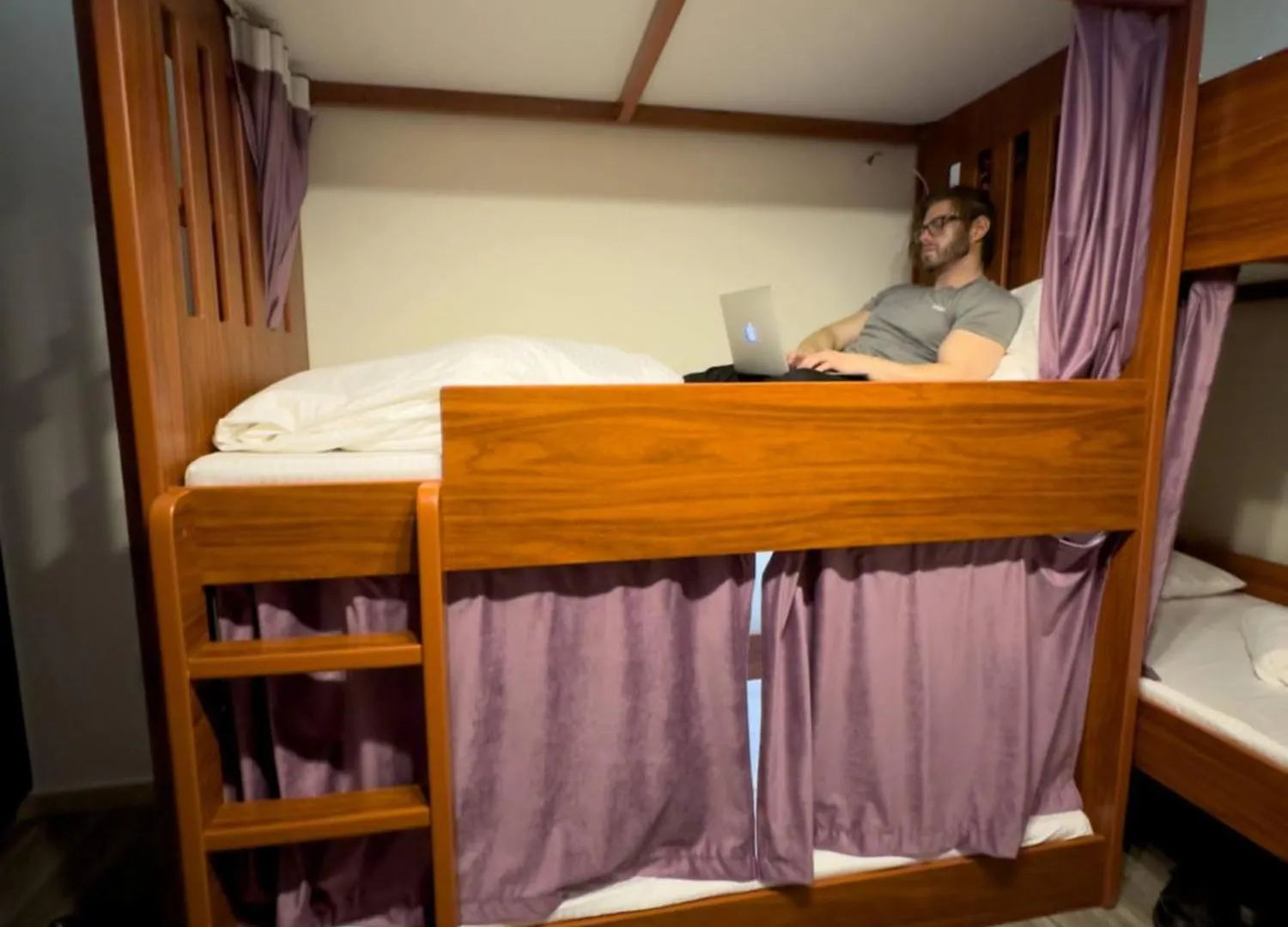 Route 66 Beach Hostel Dubai Capsule hotel